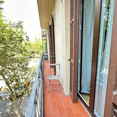 Alojamento de Acomodação e Pequeno-almoço Apartamiento Diputacion 3*