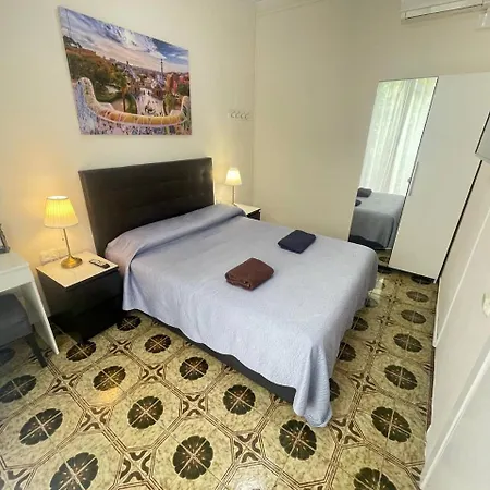 Apartamiento Diputacion Bed and Breakfast 3*